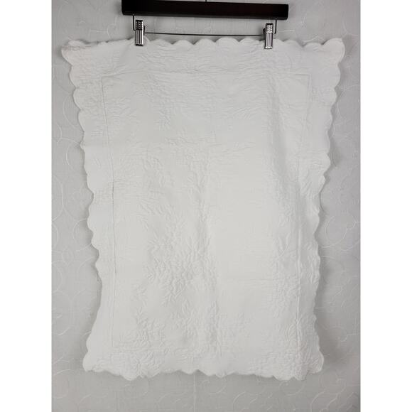 Vintage Linens N Things Matelasse Pillow Shams White Quilt Cotton Scalloped Edge - Picture 1 of 16